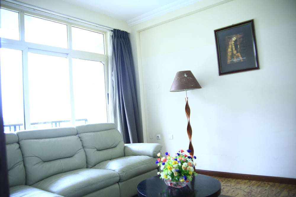 Luxury Suite photo 2