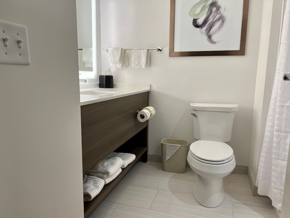 Suite, Multiple Beds, Non Smoking - Photo 5