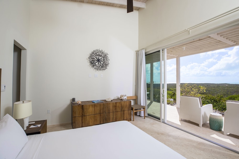 Three Bedroom Peninsula Skyridge Villa