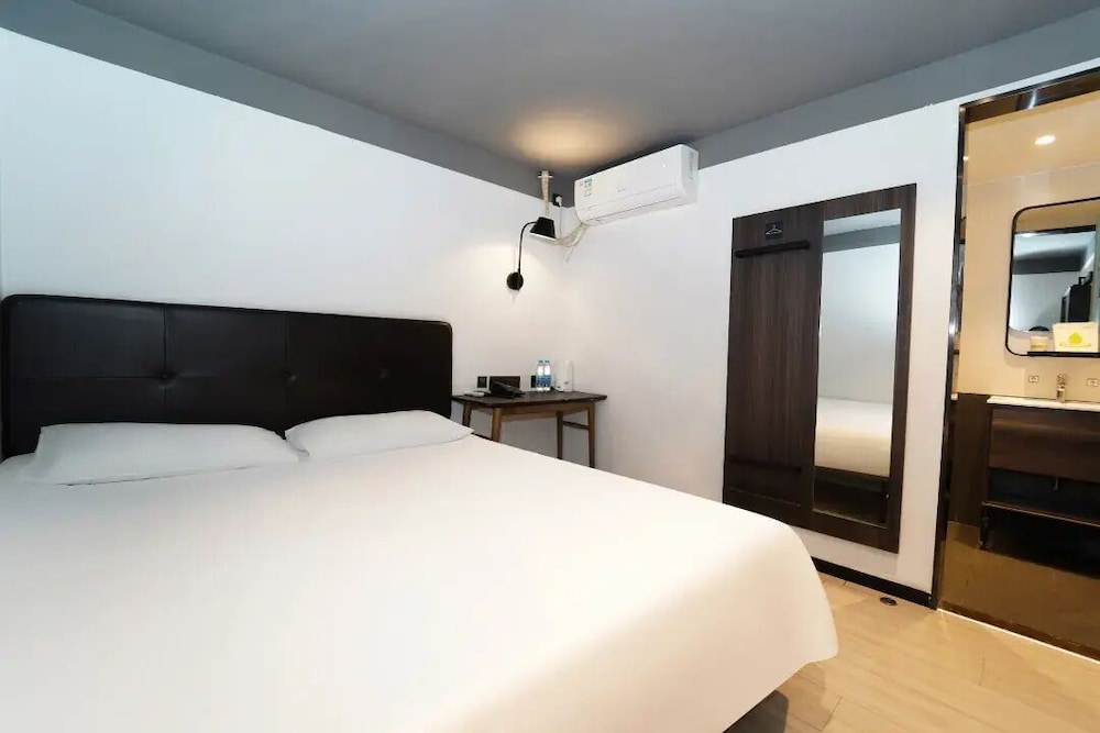 Basic Double Room