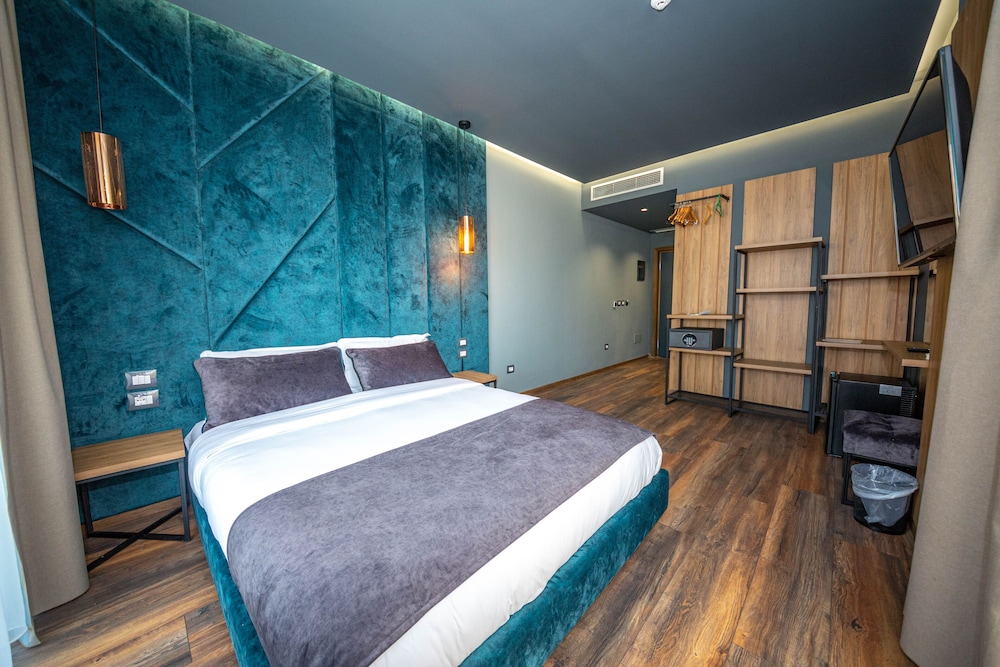 Superior Double Room, Balcony, Partial Sea View