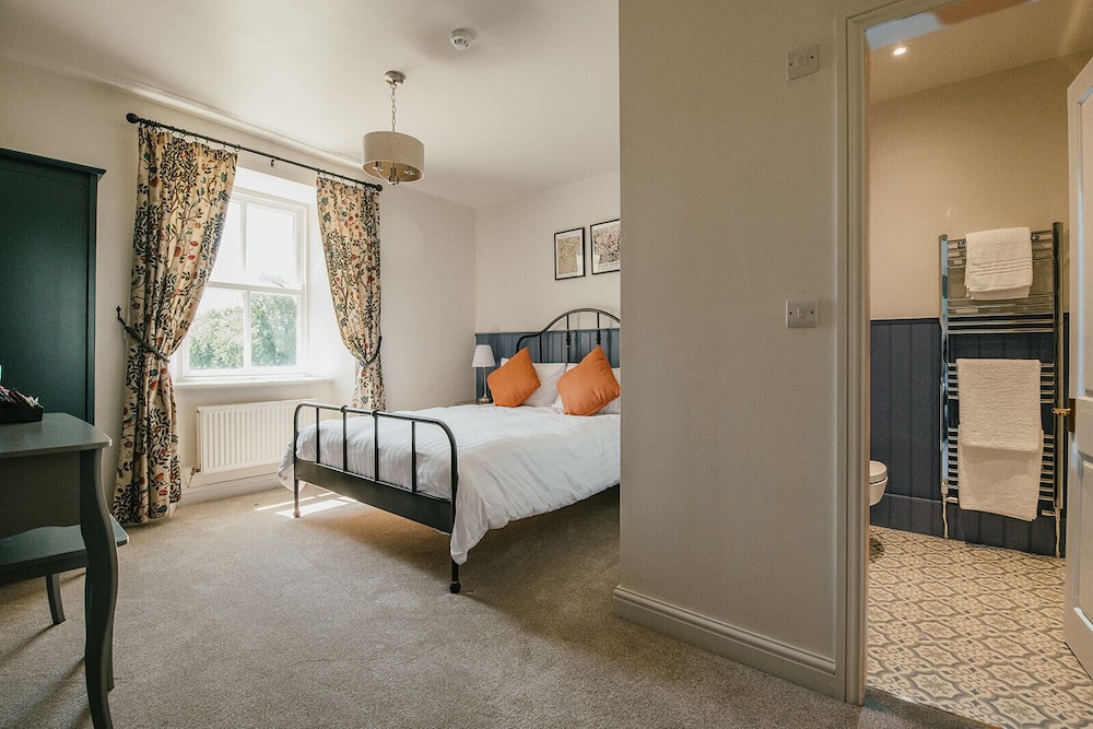 Deluxe Double Room, Ensuite photo 1