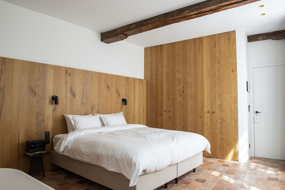 Deluxe Room, 1 Queen Bed
