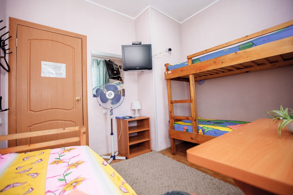 Shared Dormitory, Mixed Dorm (Bed In 3-Bed Room ) photo 1