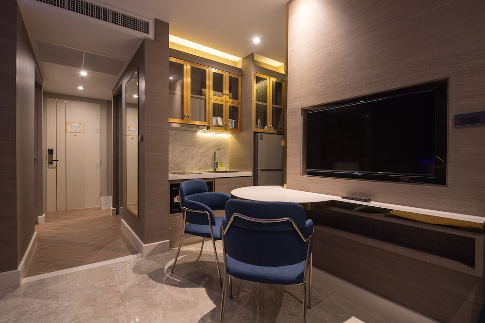 Premier Room (DEE Tower) - Photo 3
