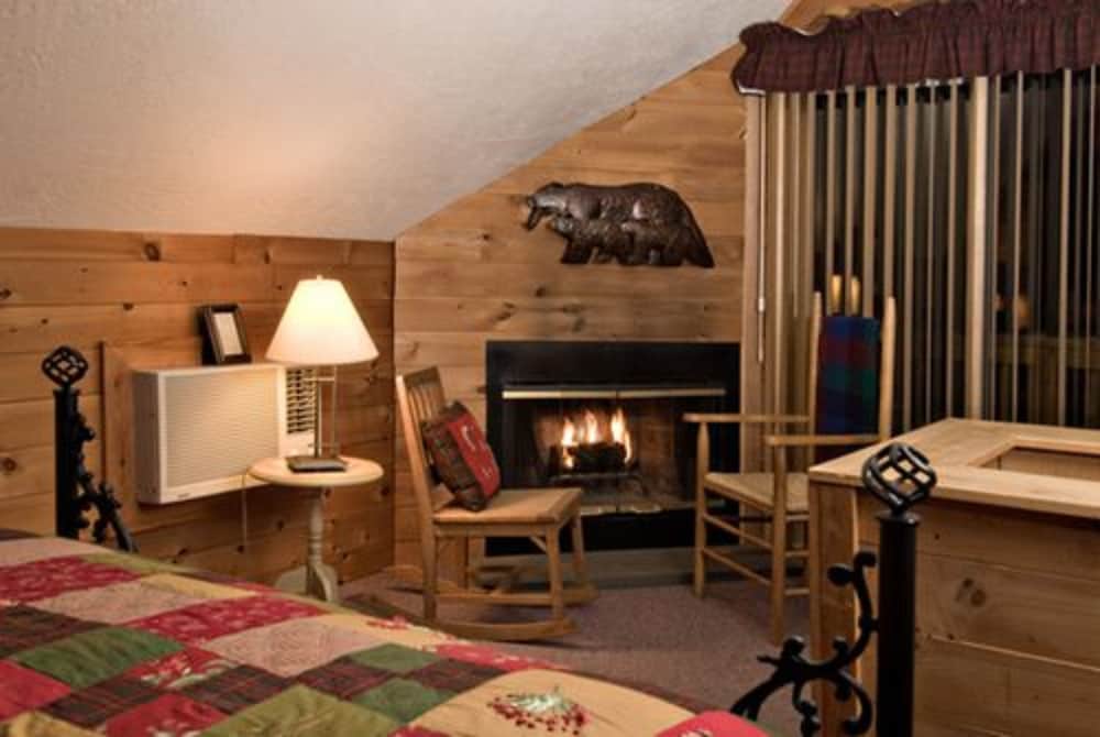 Cottage, Private Bathroom (Ellis River) (Only Kids Ages 12+ and only service animals Allowed)