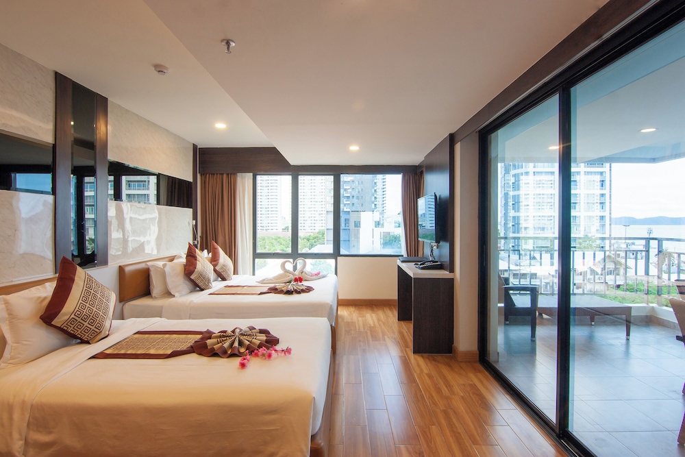 Premium Triple Room