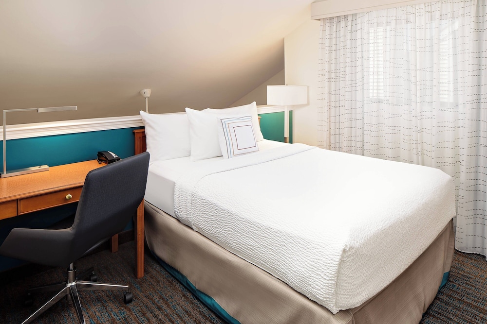 Suite, 1 Double Bed - Photo 2
