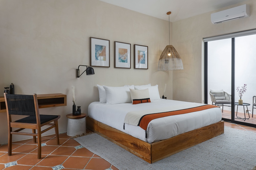 Luxury Room, 1 King Bed, Terrace - Photo 2