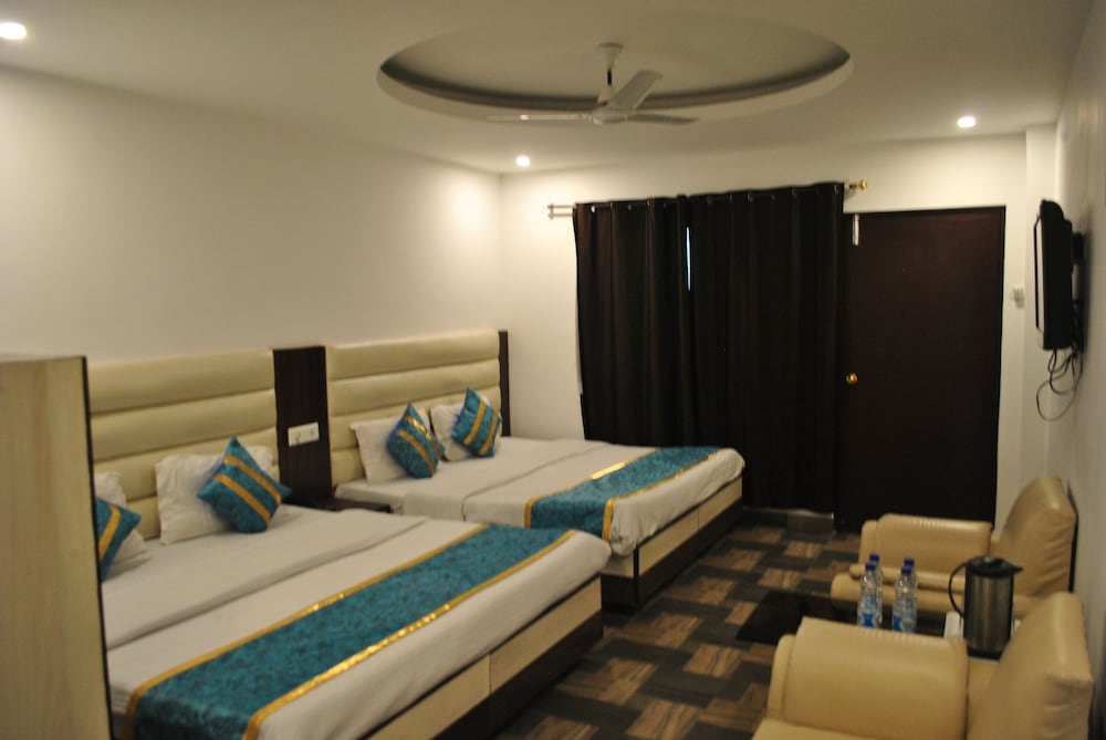 Family Room - Photo 3