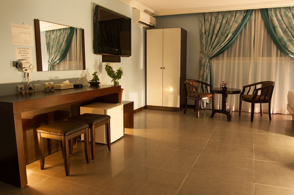Royal Room photo 1