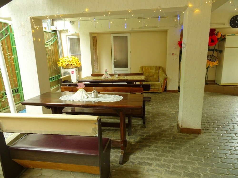 Economy Double Room, 1 Double Or 2 Twin Beds photo 2
