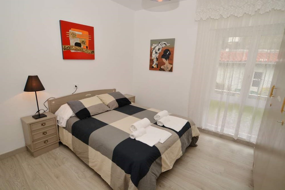 Family Apartment, 4 Bedrooms, Garden View photo 3