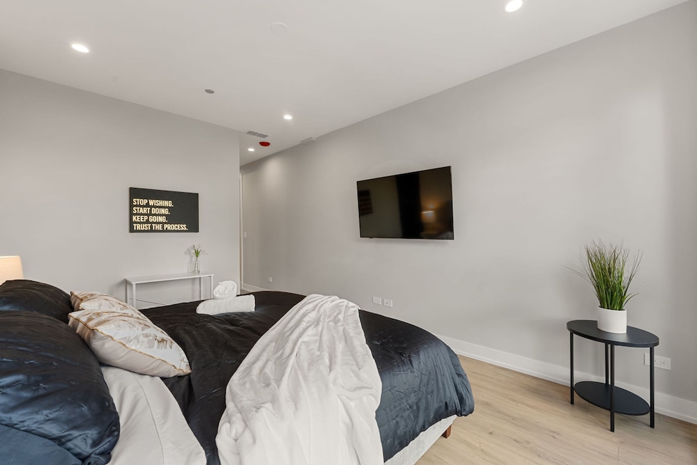 Bright 2bed 2bath in Brand New Pilsen Development, Zdjęcie 18