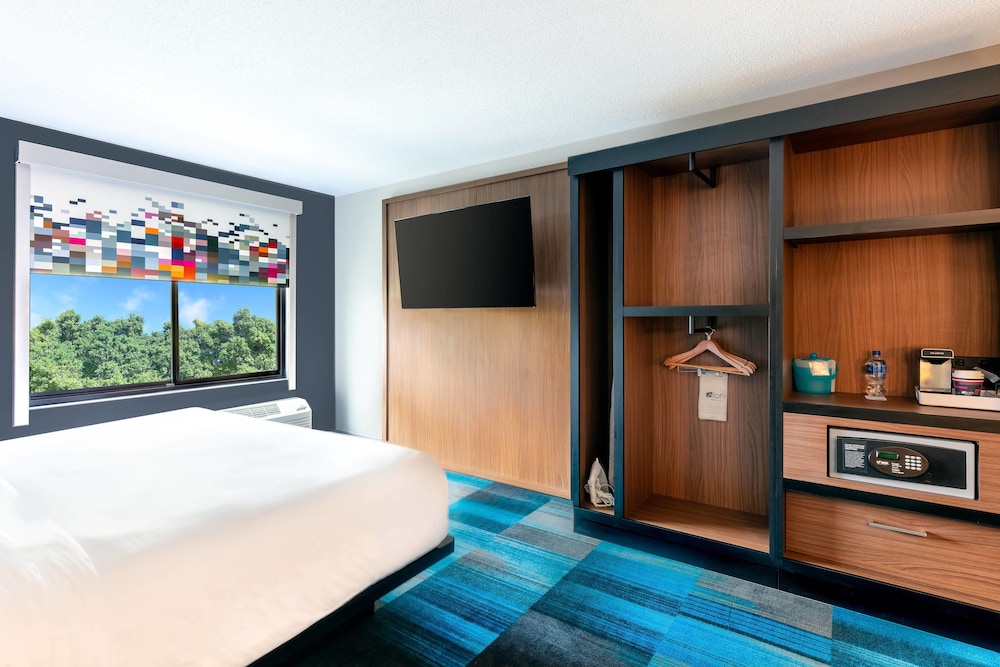 aloft, Room, 1 King Bed - Photo 5