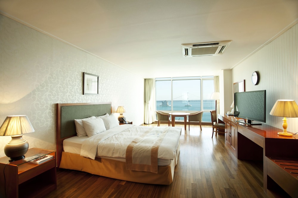 Deluxe Ocean Double Room - Photo 1