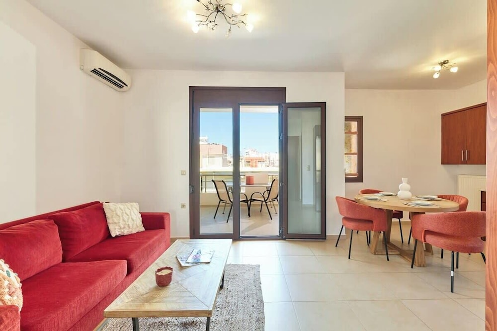 Basic Room, City View