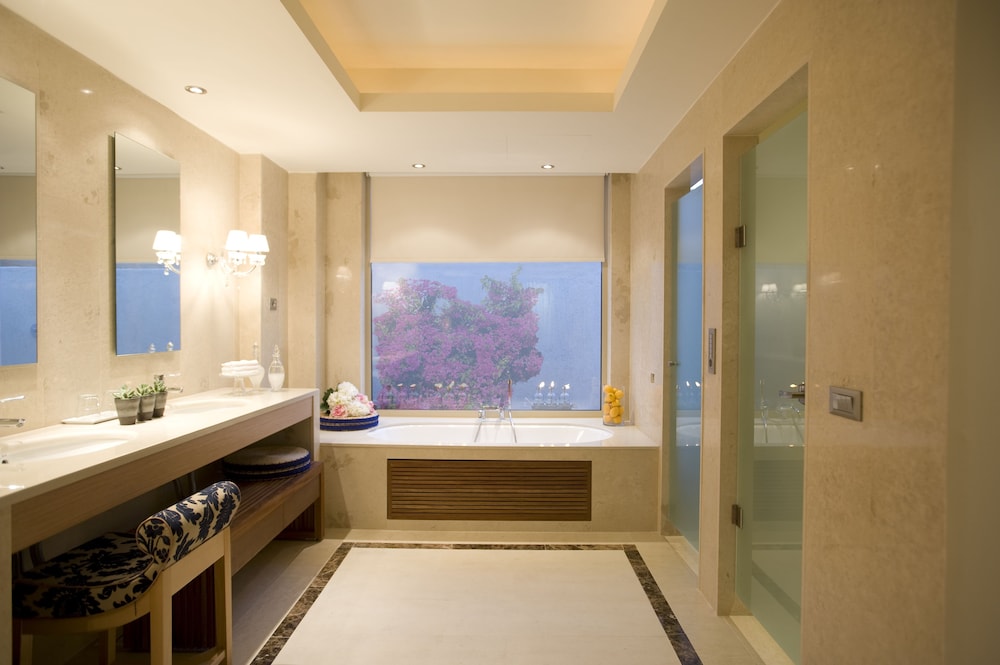 Suite, 2 Bedrooms, Resort View (2 Beach Cabanas)