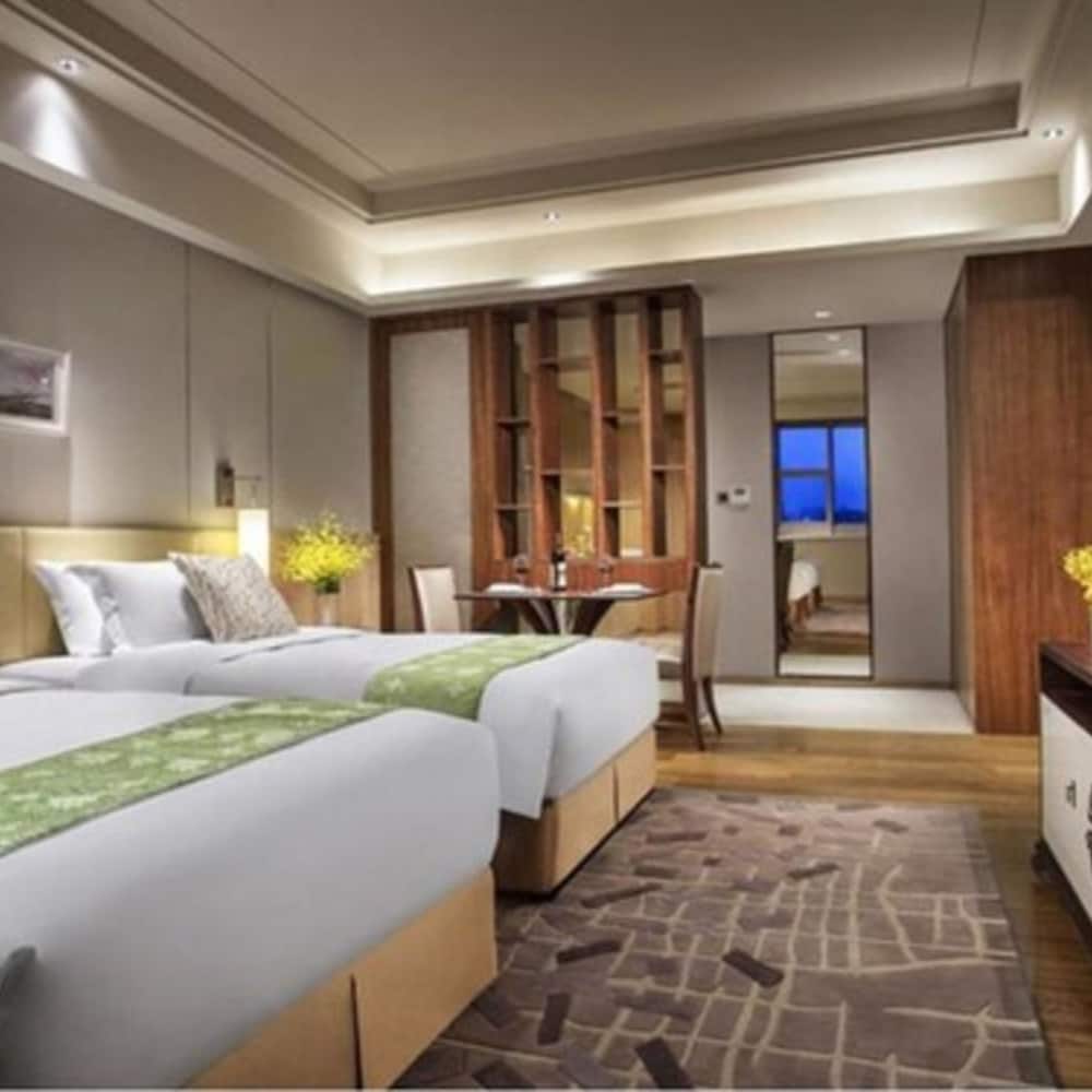 Premier Studio, 2 Twin Beds photo 2