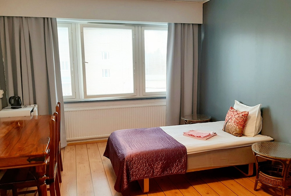 Single Room, Shared Bathroom photo 2