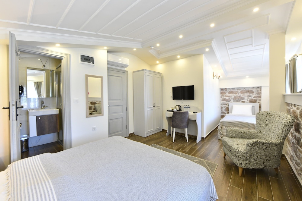 Deluxe Triple Room photo 1