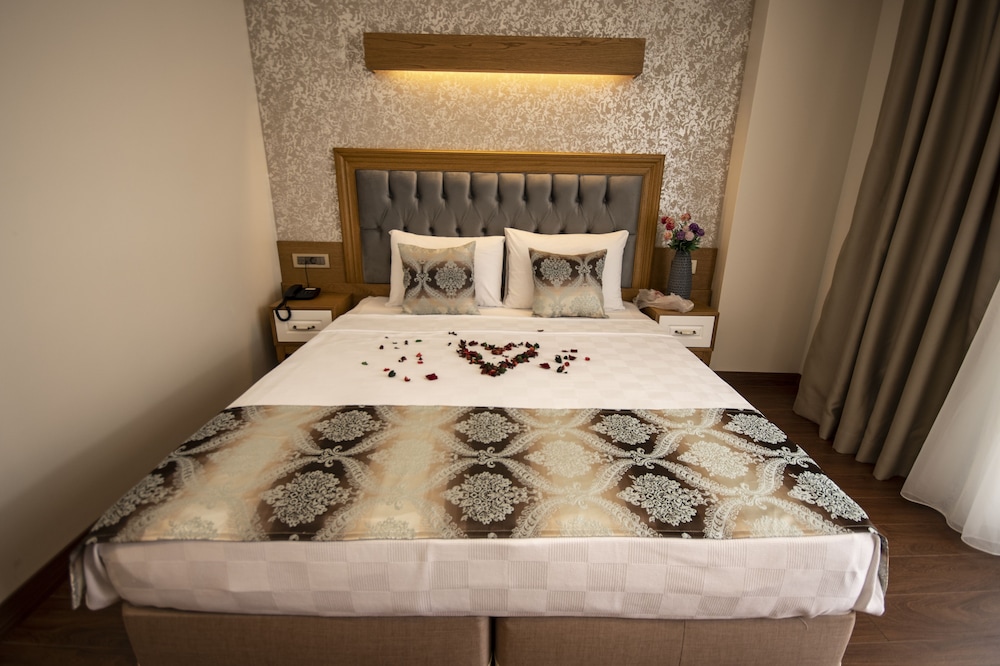 Standard Double or Twin Room photo 2