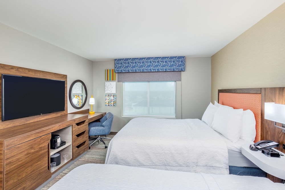 Room, 2 Queen Beds, Refrigerator - Photo 4