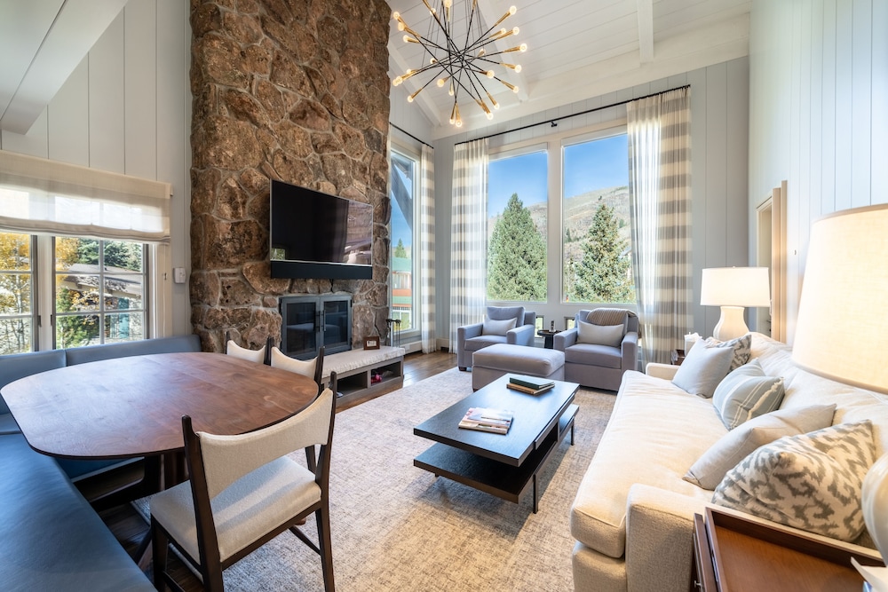 Luxury Condo #332