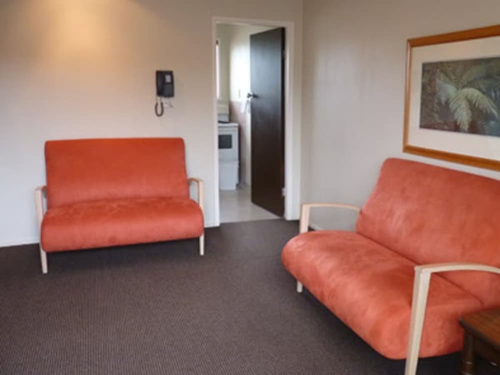 Motel 2 Bedroom