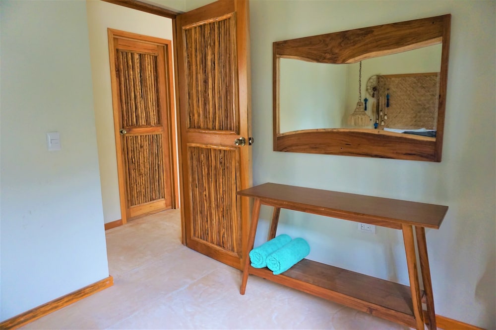 Deluxe Room - Photo 9