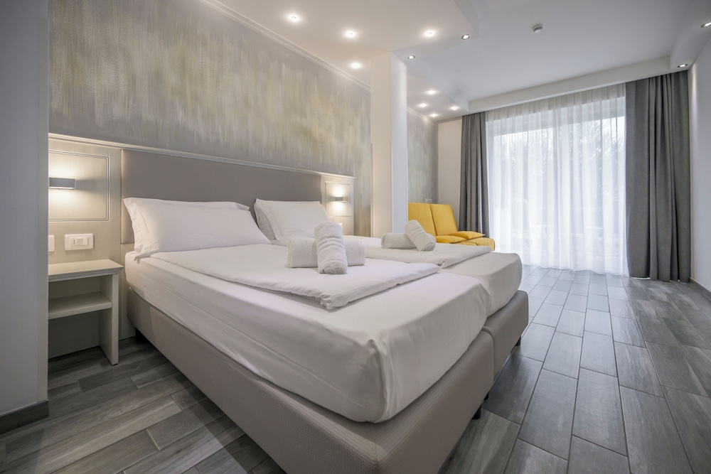 Superior Room, Garden View
