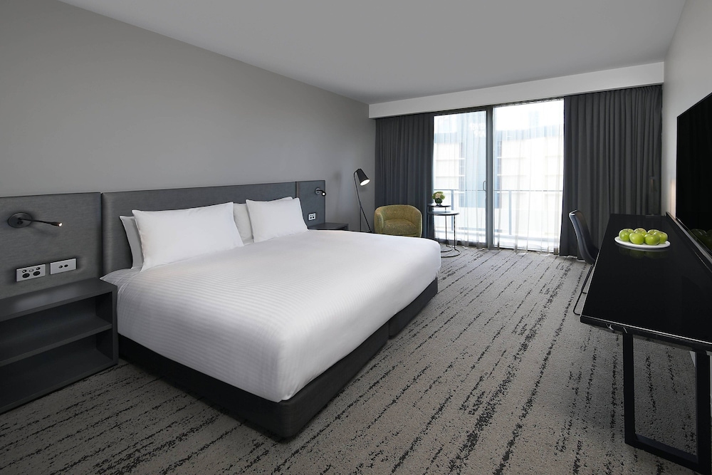 Premium Room, 1 King Bed, Balcony
