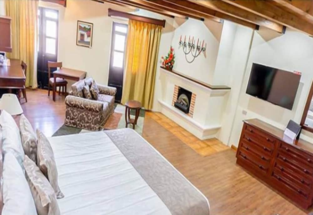 Presidential Suite, 1 King Bed, Hot Tub photo 3