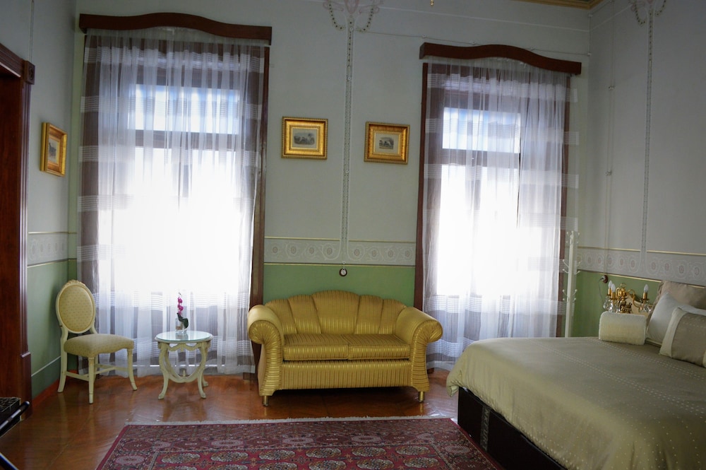 Royal Suite, 1 Bedroom, Ensuite, Tower photo 3
