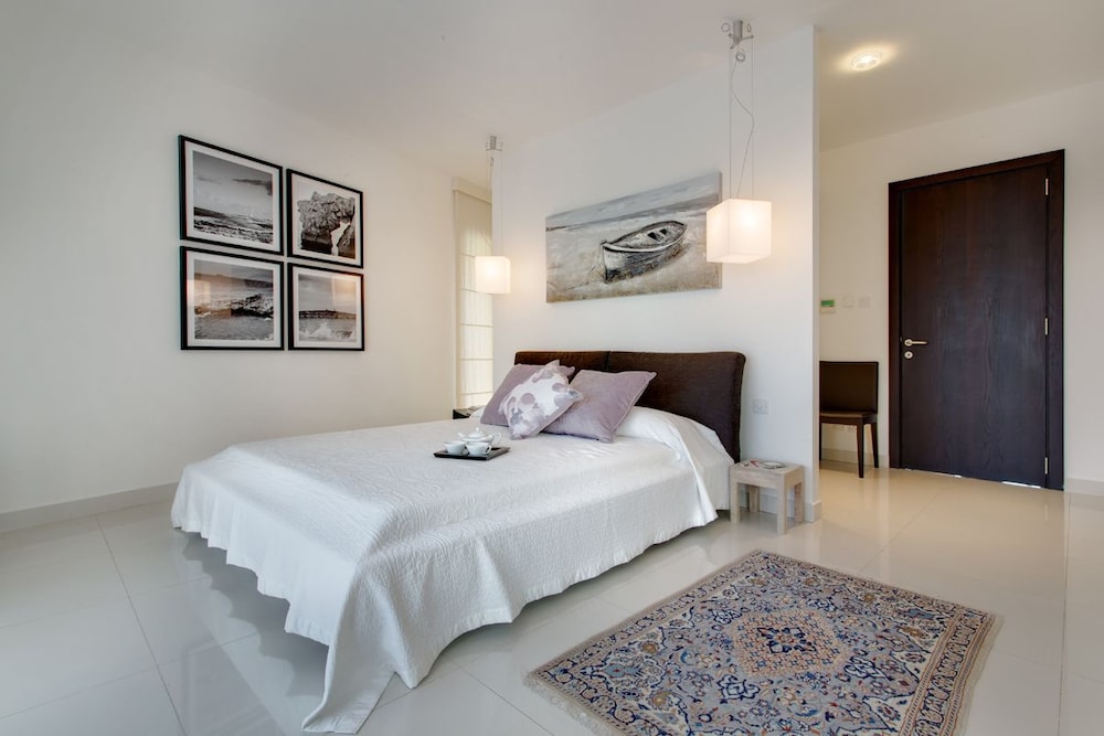 Apartment (2 Bedrooms)
