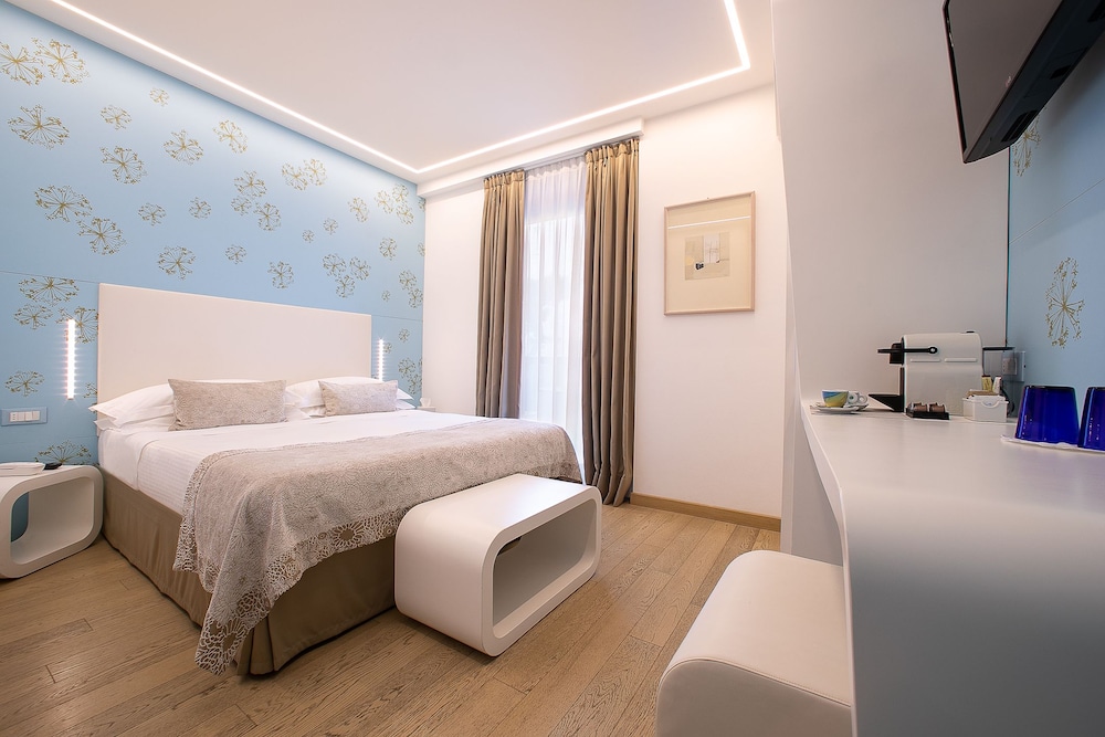 Superior Double or Twin Room photo 3