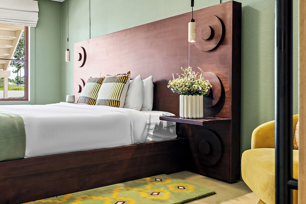 Deluxe Room, 1 King Bed
