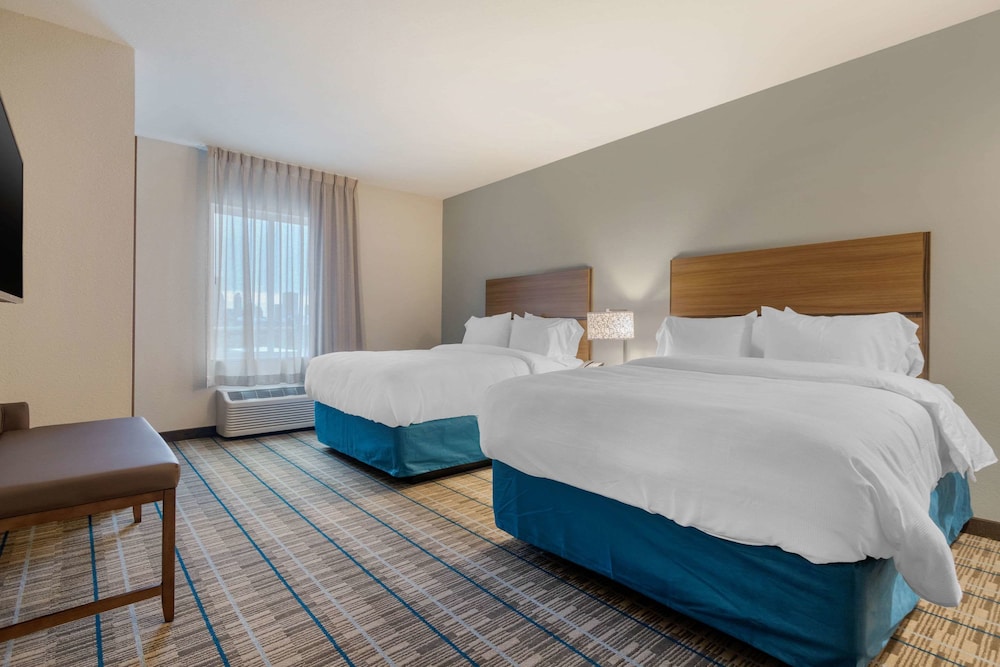 Room, 2 Queen Beds, Accessible, Non Smoking (Efficiency) - Photo 2