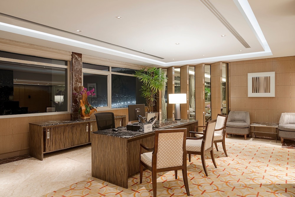 Presidential Suite, 1 King Bed (Balcony)