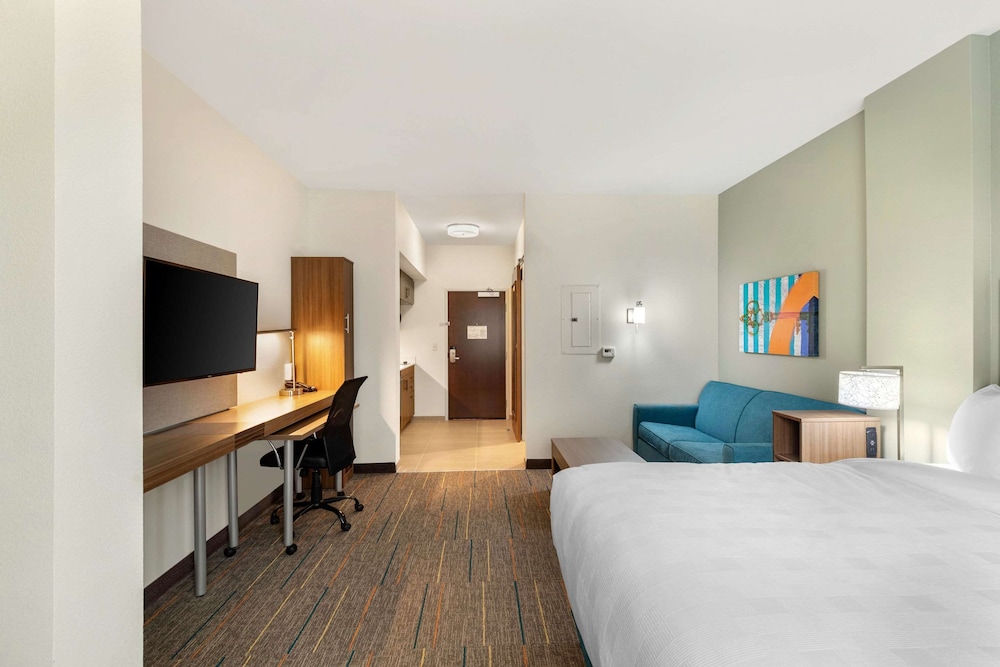 Suite, 1 King Bed with Sofa bed, Non Smoking - Photo 2