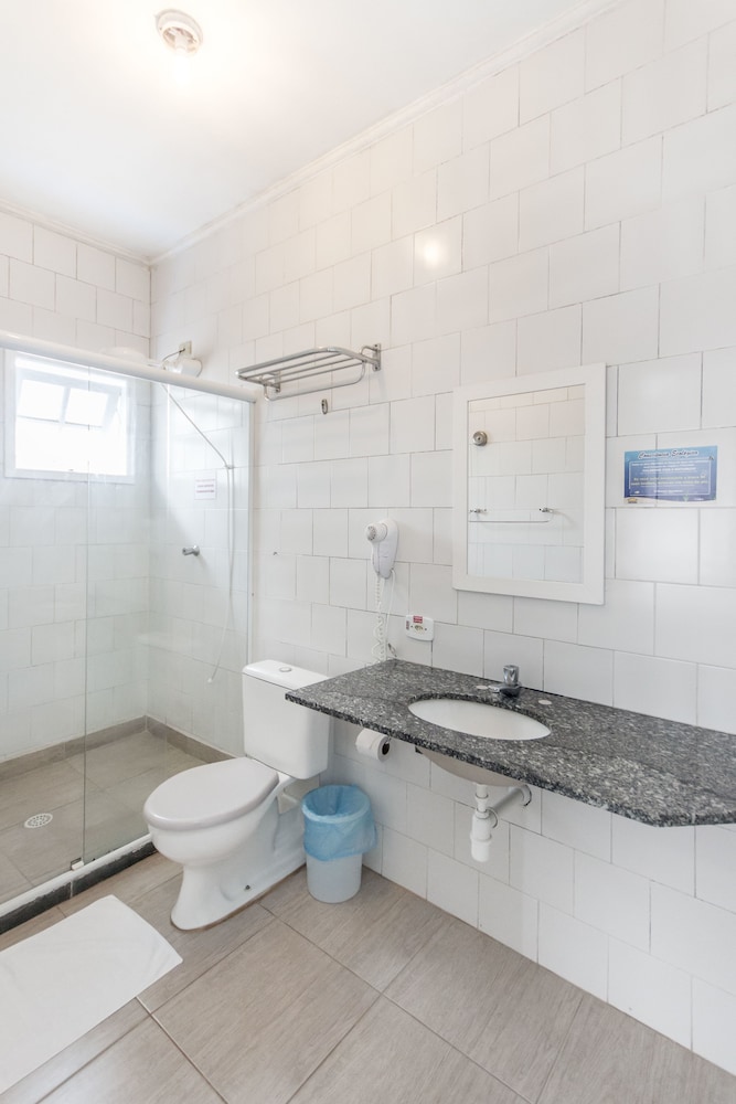 Standard Triple Room - Photo 9