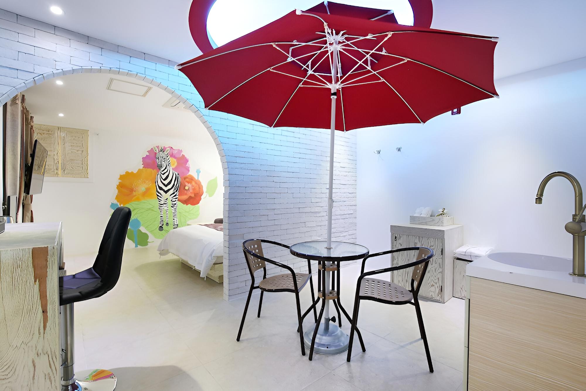 Room (Standard Room) - Photo 3