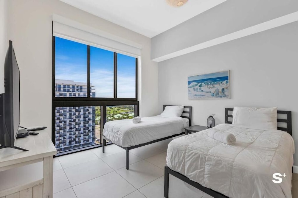 Comfort Apartment, 2 Bedrooms, Balcony, City View photo 2