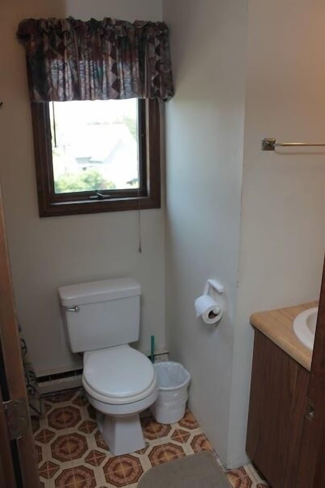 2 Bedroom Non Air Conditioned Apartment with Kitchen photo 3