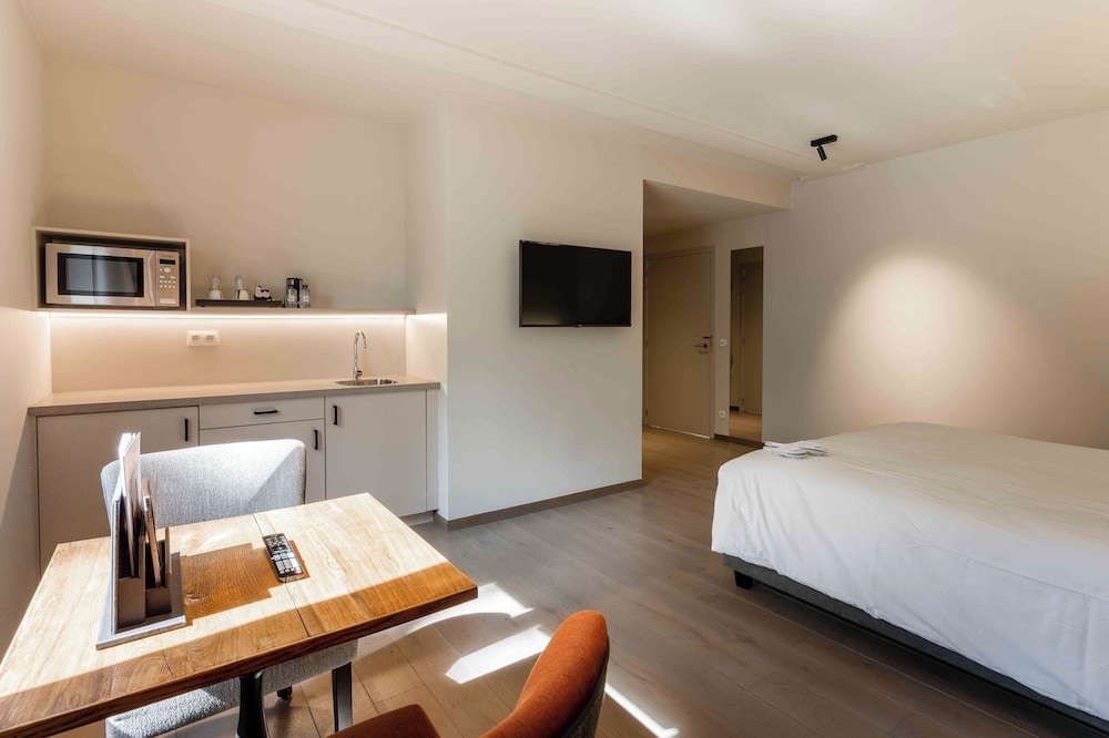 Luxury Double or Twin Room photo 2