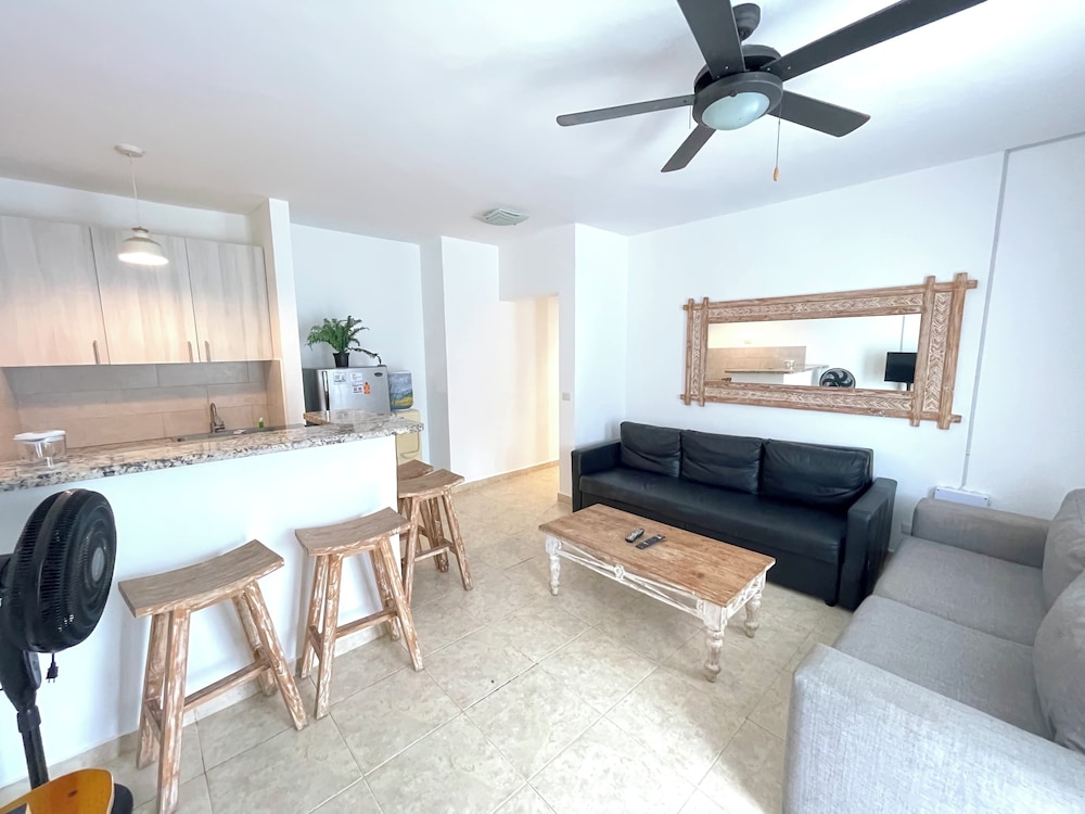 Luxury Apartment, 2 Bedrooms, Pool View