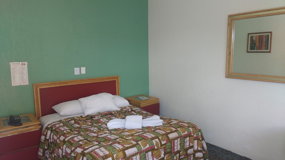 Suite, 1 King Bed photo 3