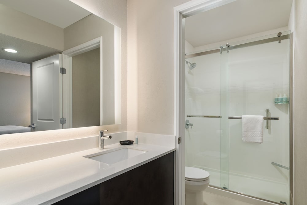Suite, 1 Double Bed - Photo 7
