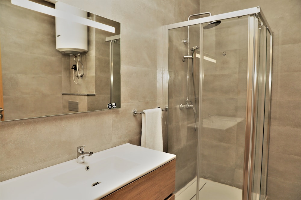 Apartment, 2 Bedrooms - Photo 7