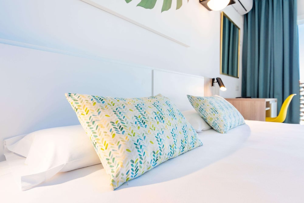 Superior Double Room, Balcony, Pool View photo 3